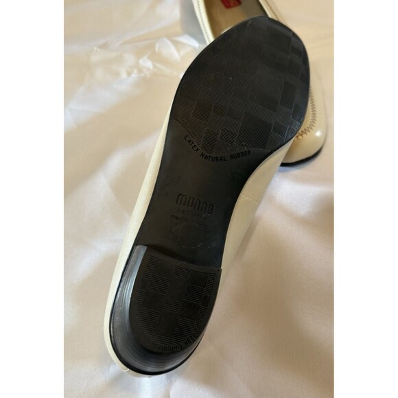 Munro American Womens Cream Color Slip On Flats Size 11M - Picture 7 of 16